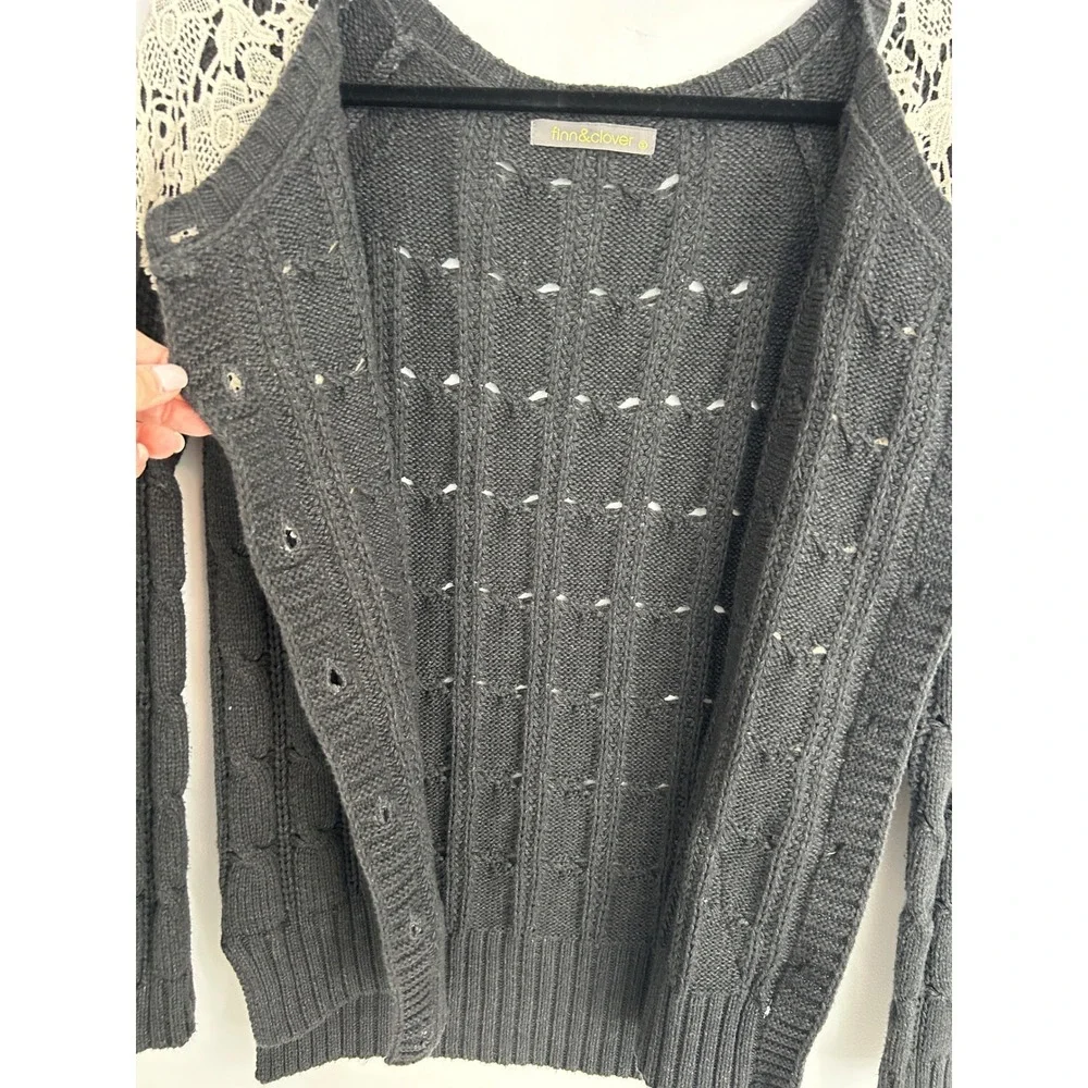 Finn & Clover Grey Cable Knit Cardigan Cream Crochet Lace Overlay Small SW1171